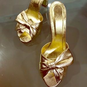 🔥SALE🔥Valentino Signature Bow Sandals NWOT, 9.5